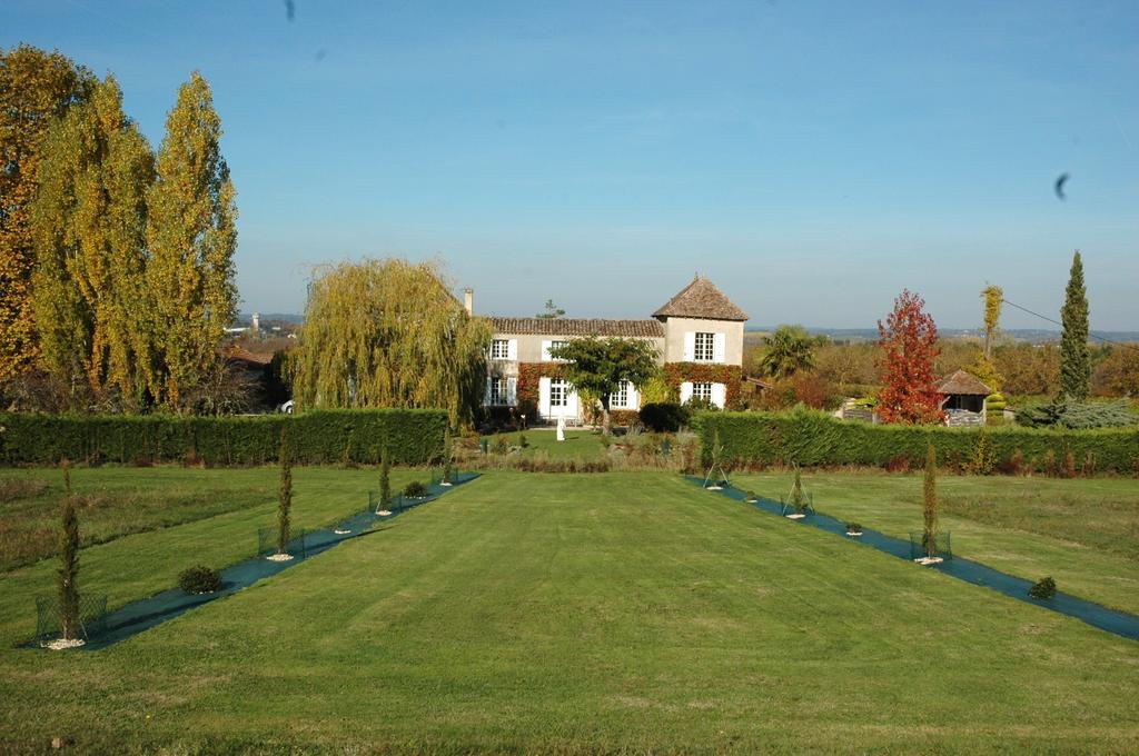 Domaine De La Queyssie Bed & Breakfast Saussignac ภายนอก รูปภาพ