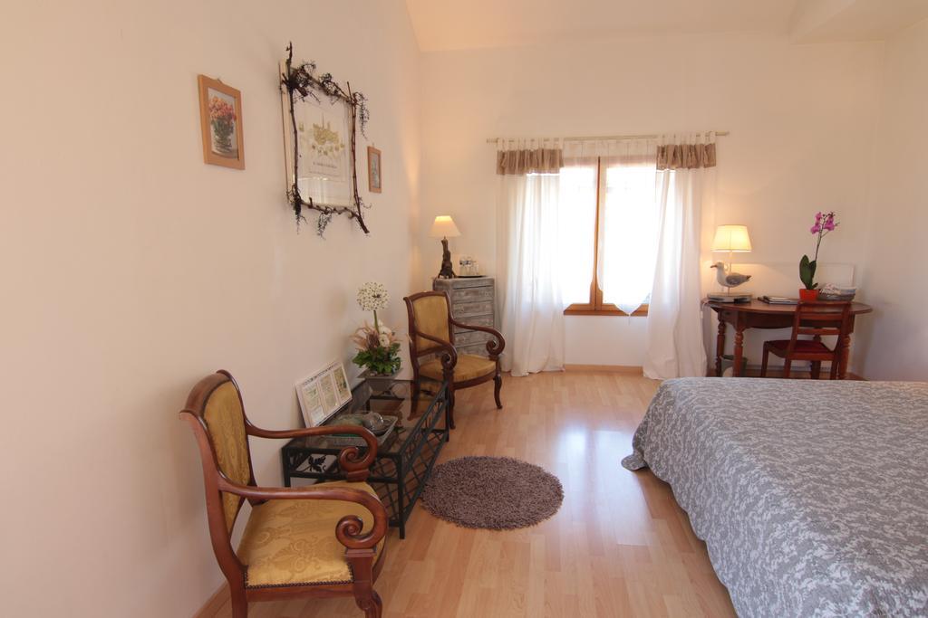 Domaine De La Queyssie Bed & Breakfast Saussignac ภายนอก รูปภาพ